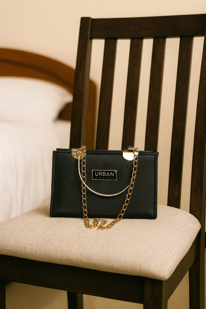 Chain hand bag