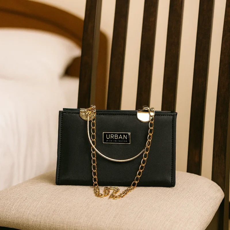 Chain hand bag